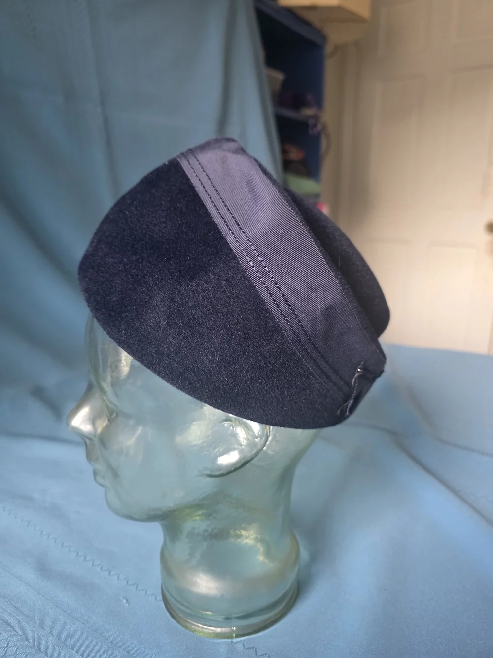 VTG 1950s Merrimac Peachbloom Velour Fur Felt Pillbox Tilt Hat Black Size 22